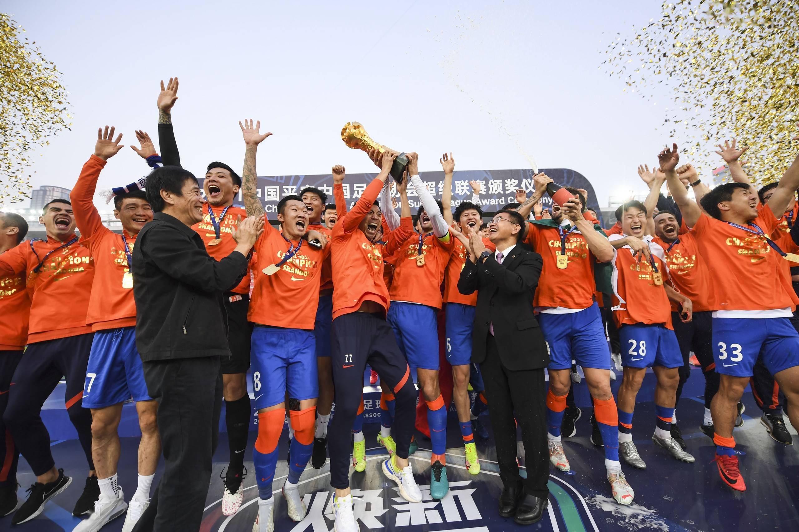 亚博app-窗口期山东泰山调整名单以备国王杯；迎来里程碑环节打磨；更衣室稳定；医务组通报恢复的简单介绍-亚博app